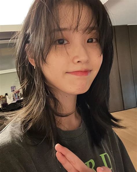 Iu Shows Off Her New Short Hairdo And A Completely Different Vibe Allkpop