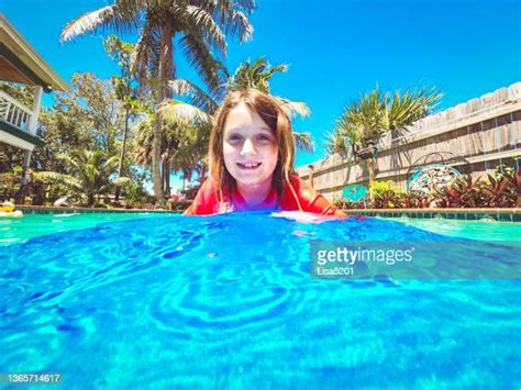 11 Year Old Girl In Swimsuit Stockfoto S En Beelden Getty Images