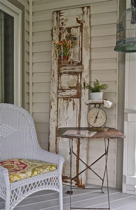 40 Rustic Vintage Porch Decor Ideas To Bring Warmth To