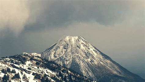 El Nevado Y Volcán De Fuego De Colima Se Cubren De Nieve N