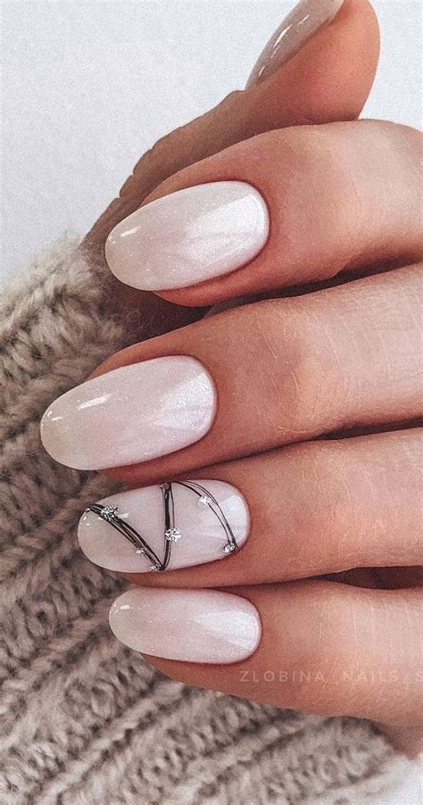 33 Way To Wear Stylish Nails Glitter French Tips Lines On Nails