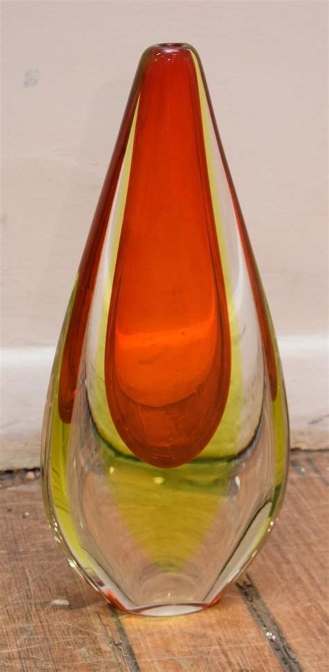A Two Tone Teardrop Art Glass Vase
