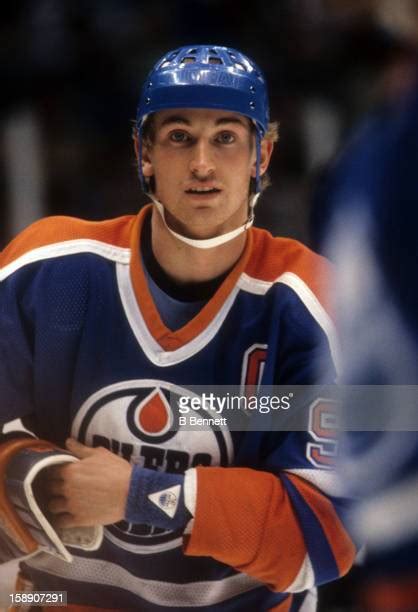 Wayne Gretzky 1984 Photos And Premium High Res Pictures Getty Images
