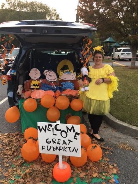 Great Pumpkin Charlie Brown Complete With Woodstock Costume Pumpkin