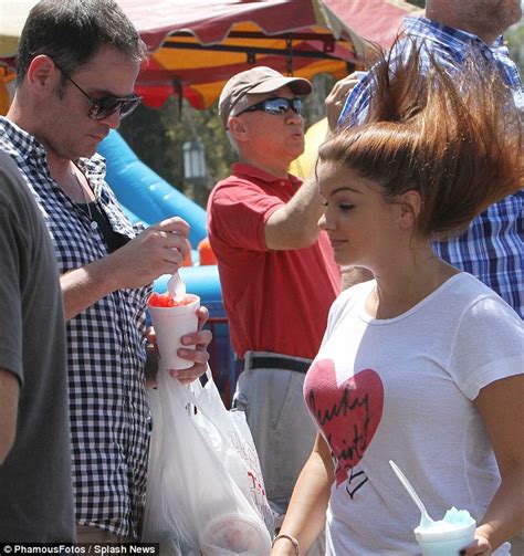 Ariel Winter Enjoys A Day Out With Her Sister At Farmers Market After
