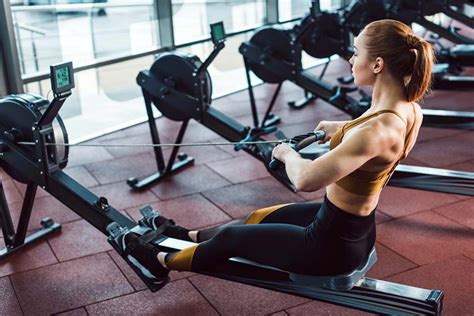 9 health benefits to rowing at home