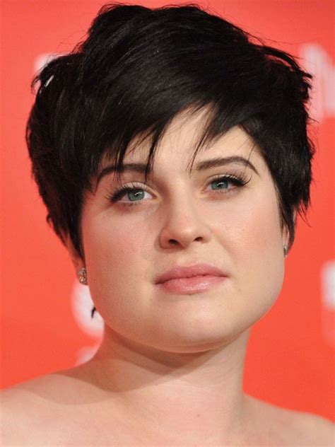 48 Beautiful Short Hairstyles For Fat Faces And Double Chins