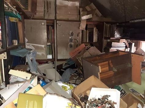 Inside Hoarders House Filled With So Much Clutter It Took 14 Hours To