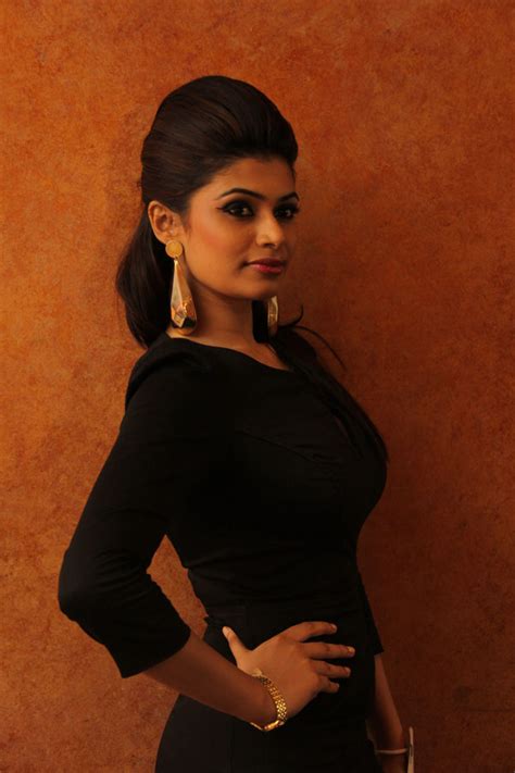Top 12 Beauties At Avirate Miss Universe Sri Lanka 2011 Sri Lankan Stars