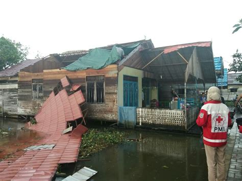 PMI Kab Banjar Kirim Tim Kaji Cepat Bencana Angin Puting Beliung AtmaGo