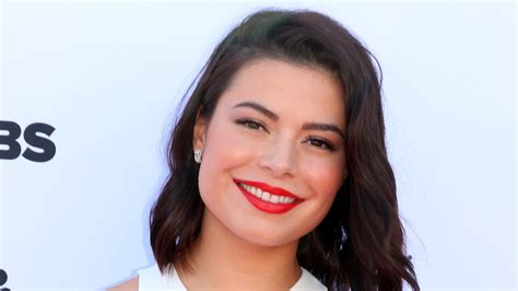 Miranda Cosgrove Confessed To A Mortifying Wardrobe Malfunction While Filming Icarly