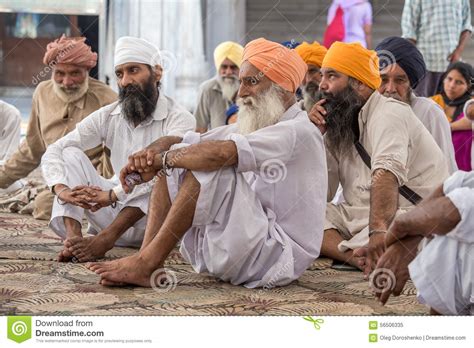 Sikh Men Visiting The Golden Temple In Amritsar Punjab India Editorial Image Image Of Aged