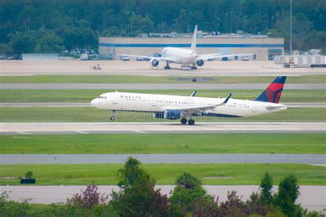 Delta Airlines Aircraft Taking Off At Orlando International Airport 5