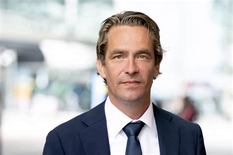 Bas van 't wout is lid van facebook. Bas van 't Wout benoemd tot demissionair minister van ...