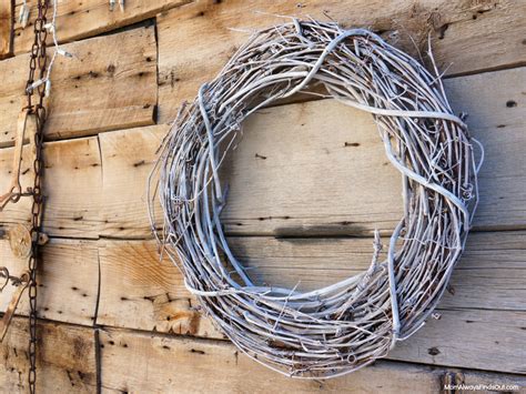How To Whitewash A Grapevine Wreath For A Diy Wreath You