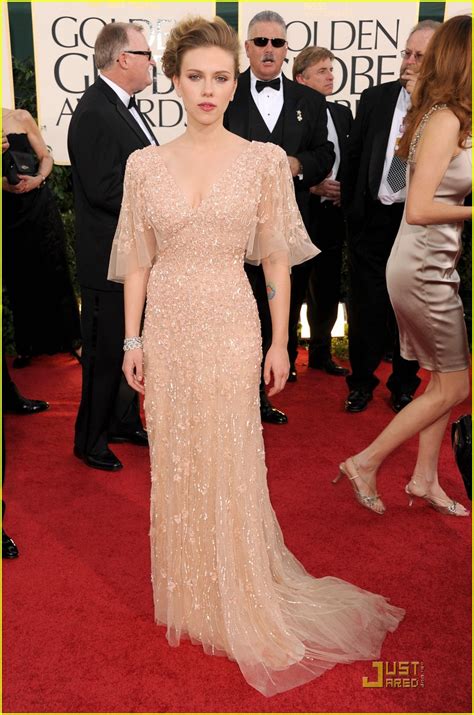 Scarlett Johansson Golden Globes 2011 Red Carpet Photo 2511777