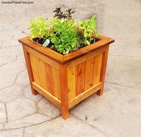 Diy Cedar Planter Box Free Garden Plans How To Build Garden Projects