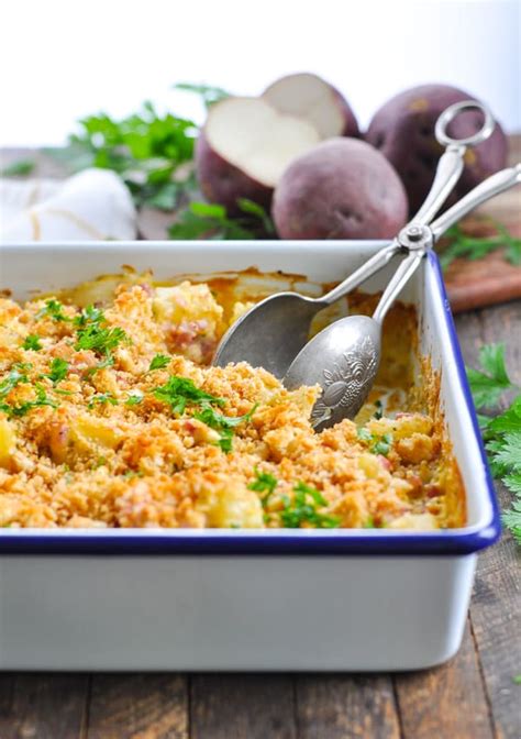 Depending on the what you have on hand, you could give your casserole a country flavor with cheddar cheese, broccoli and salt and pepper, go italian with mozzarella and parmesan, tomatoes and oregano, or try pepper jack and red. What Seasonings Go In A Ham And Potato Casserole - Cheesy ...