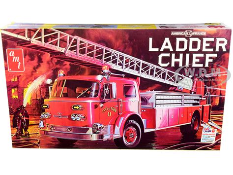 Skill 3 Model Kit American Lafrance Ladder Chief Fire Truck 125 Scale