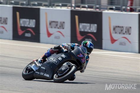 Jonas Folger Prueba La Kalex De Moto2 Con El Motor Triumph Motorbike