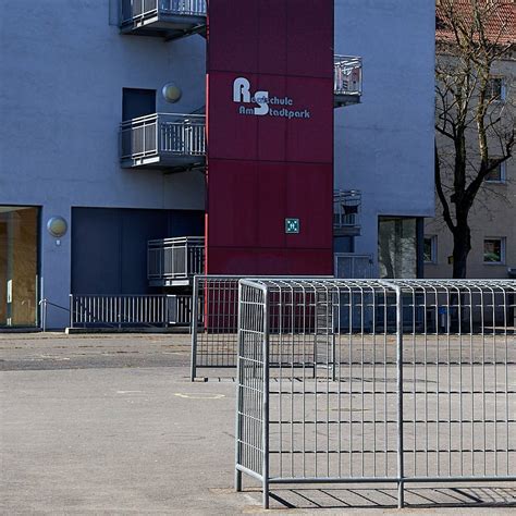 Am stadtpark 23, 51373 leverkusen. Realschule am Stadtpark wegen Coronavirus geschlossen ...