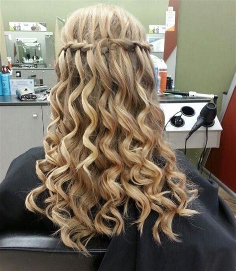 Braided hairstyles have also been frequently spotted on the red carpet. 15 Best Long Wavy Hairstyles - PoPular Haircuts