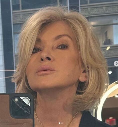 Martha Stewart 81 Looks 30 Years Younger In Flawless Selfies