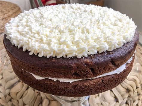 4.4/5 (46 avis) gâteau facile à l'ananas de faby. Gâteau végan au chocolat & glaçage à la margarine - L ...