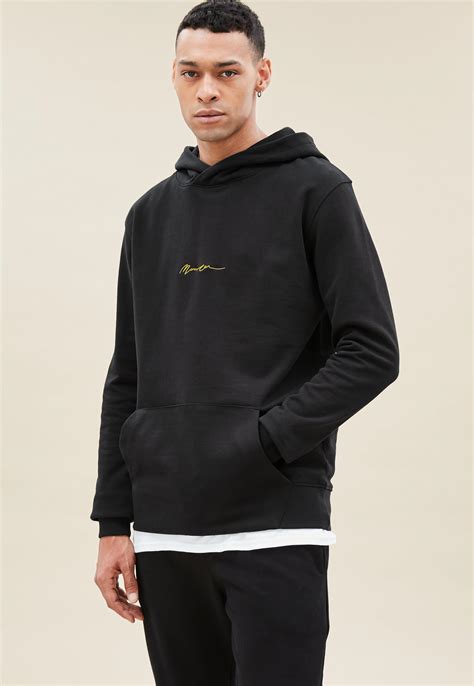 black-essential-signature-hoodie-mennace