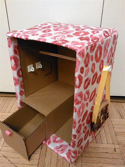 Closet Made Out Of Cardboard Box Diy Barbie Furniture Diy Doll