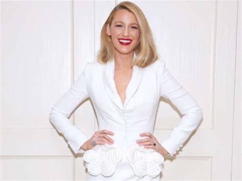 Blake lively)‏ هي ممثلة وعارضة أزياء أمريكية من مواليد 25 أغسطس 1987. صور.. بليك ليفلى تفقد 27 كيلو من وزنها فى 8 خطوات - عين