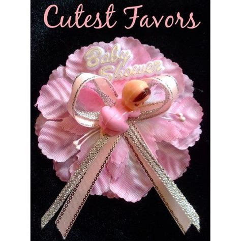 This is a really pretty baby shower corsage. Baby shower guest corsages // Gender reveal baby shower ...