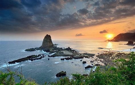 Kuliner mangut beong khas jawa tengah, untuk para pecinta pedas. 10 Pantai Eksotis di Jawa Timur yang Wajib Dikunjungi