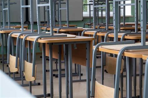 Scuole, d'ogni ordine e grado, chiuse in tutt'italia almeno fino al 15 marzo. Scuole chiuse: l'appello degli scienziati "sono servizi ...