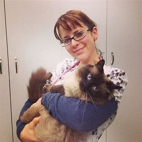 Working At An Animal Hospital Can Be Totally Awesome (25 Pics)