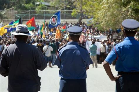 Papua New Guinea Police Open Fire On Protesting Students Breitbart
