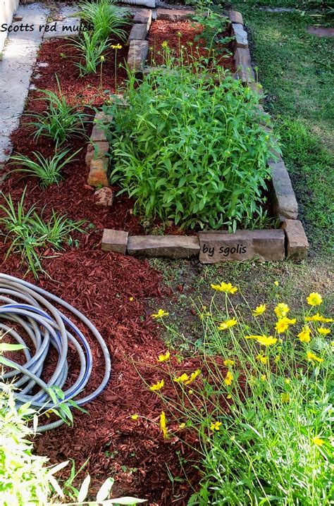… so on big mulch jobs the easy unload of bags makes a huge difference. Yard and Garden Secrets: Scotts Organics NaturesScapes ...