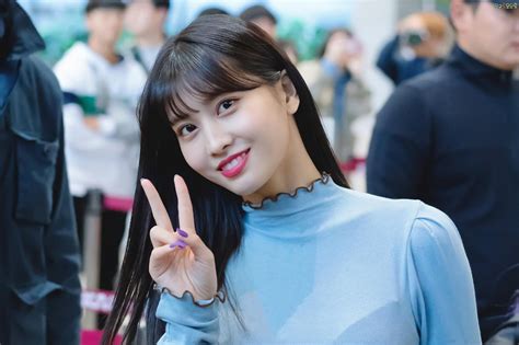 She was born in kyoto, japan on november 9th, 1996. TWICE Momo's Voluminous Figure Is Noticeable Again Thanks To This Thin Top! | Daily K Pop News