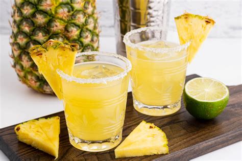 Easy Breezy Pineapple Margarita Dish N The Kitchen