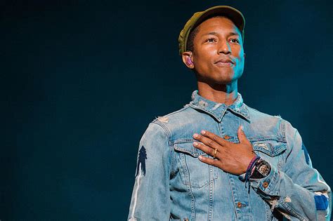 pharrell williams performs freedom at 2015 mtv video music awards [video]