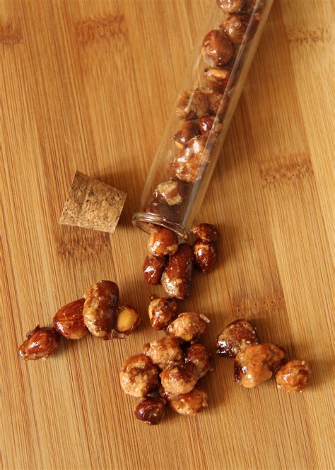 Caramelized Hazelnuts And Almonds Homemade Praline Mangez Moifr