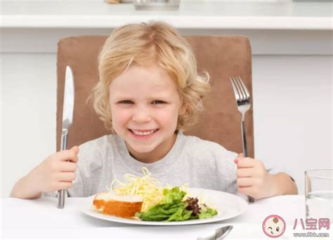 怎样安排孩子的饮食可以避免暴饮暴食 为什么健康饮食孩子非常重要 八宝网