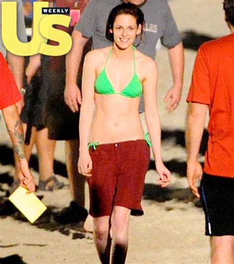 Kristin S Green Bikini Rob Pattinson Kristen Stewart Strip For Final Twilight Scene Us Weekly