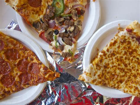 How many slices in costco whole pizza? Costco, a Pizza Chain Hiding in Plain Sight | Serious Eats