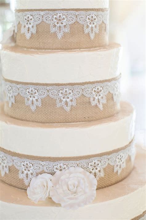 Burlap And Lace Wedding Cake Love The Lace And Flowers Wedding