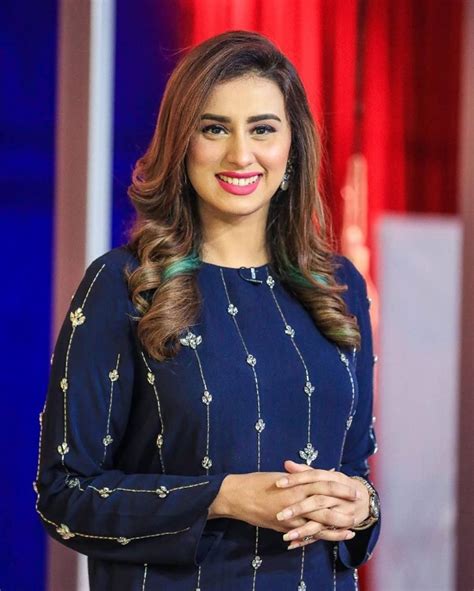 Madiha naqvi is a famous television host who is hosting a subh ki kahani morning show which is airing on geo kahani. Madiha Naqvi Looks Elegant In Latest Pictures | Reviewit.pk