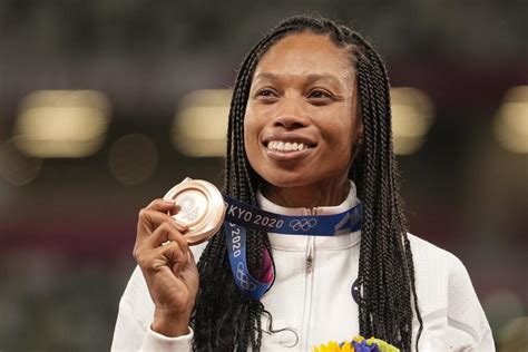 allyson felix wins 10 medals becomes most decorated female track and field athlete in olympic