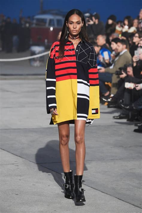 Joan Smallss Look Was A Throwback Tommy Hilfiger Spring 2017 Runway