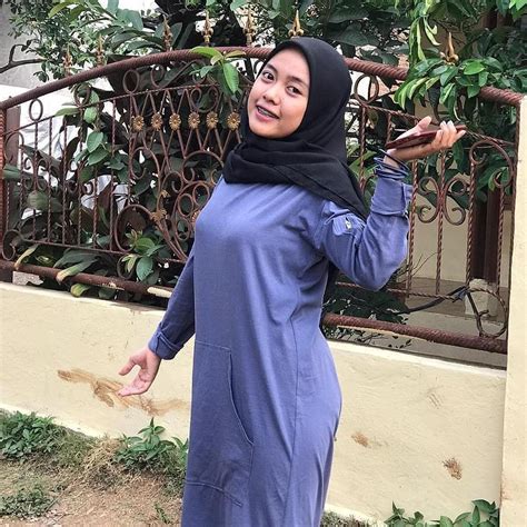 jilbab experience on instagram “aku di mata kalian kayak gimana komen ya follow vira