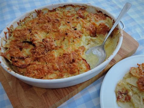 Knolselderij Aardappel Gratin Eenvoudig En Feestelijk Tegelijkertijd Knolselderij Gezonde